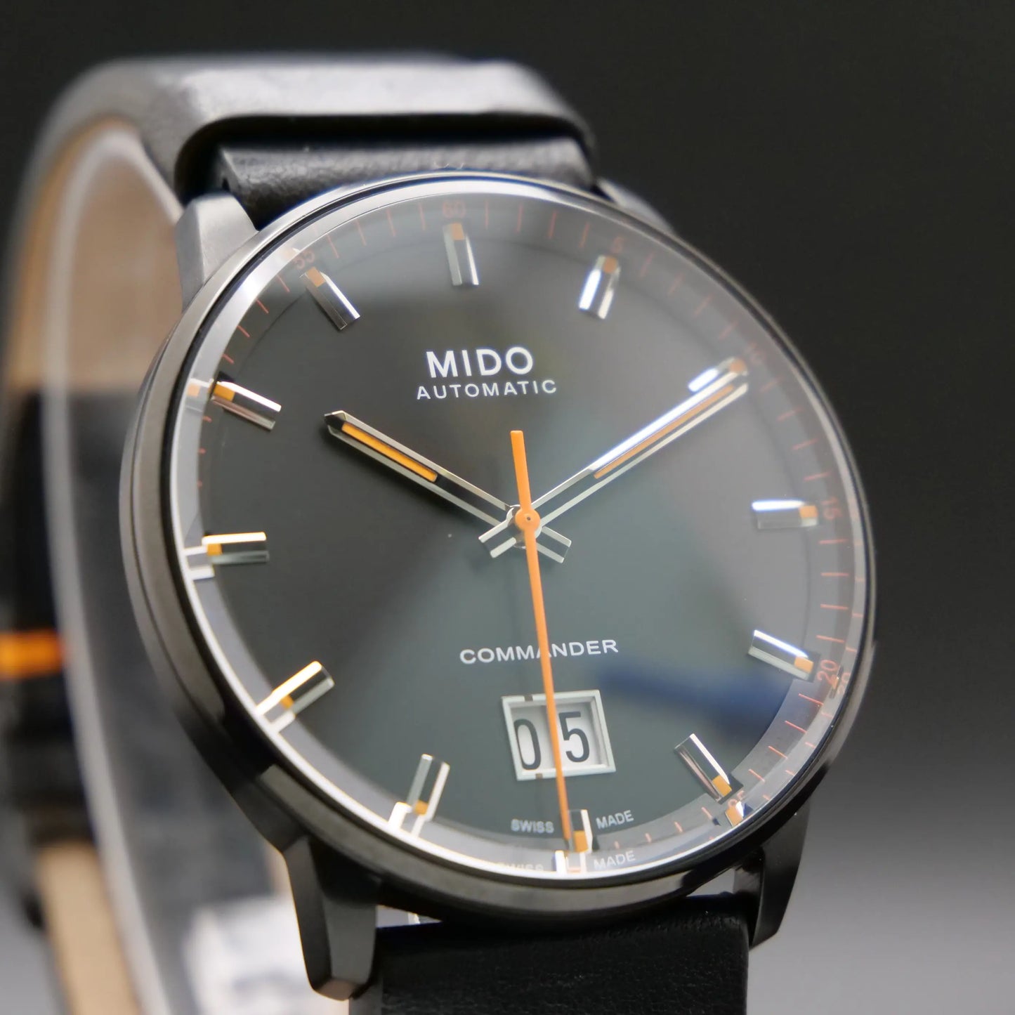 Mido Commander Big Date